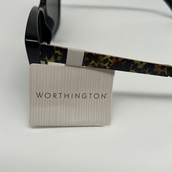 Worthington Oversized Cat Eye Sunglasses with animal print temple accent - Picture 3 of 7